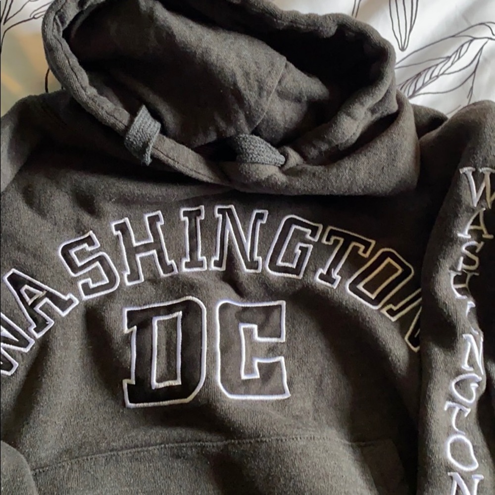 Washington DC sweatshirt. Women’s small